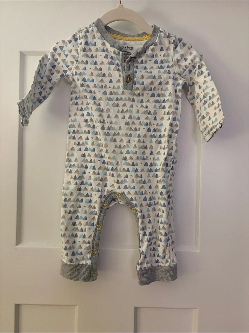Burts Bees Baby Boy Blue & Gray Triangle Print One-Piece Romper 3-6 Months